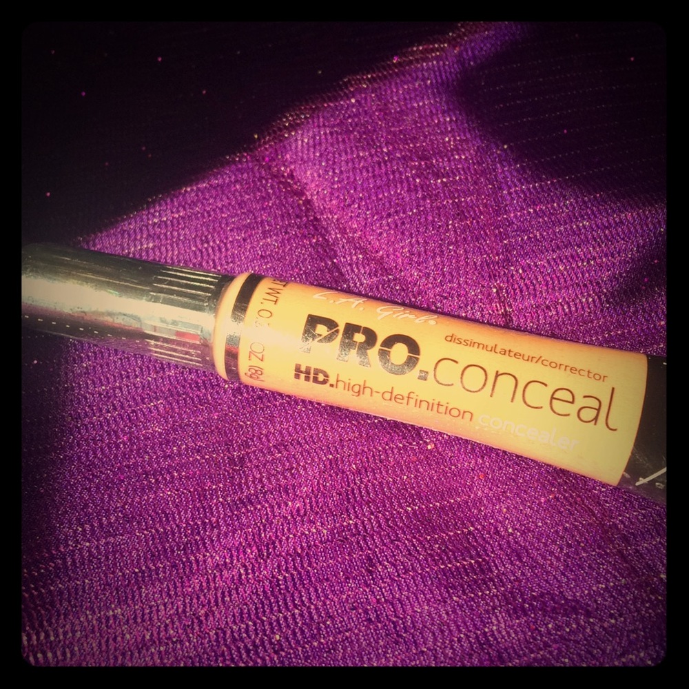 LA Girl pro-conceal in Almond